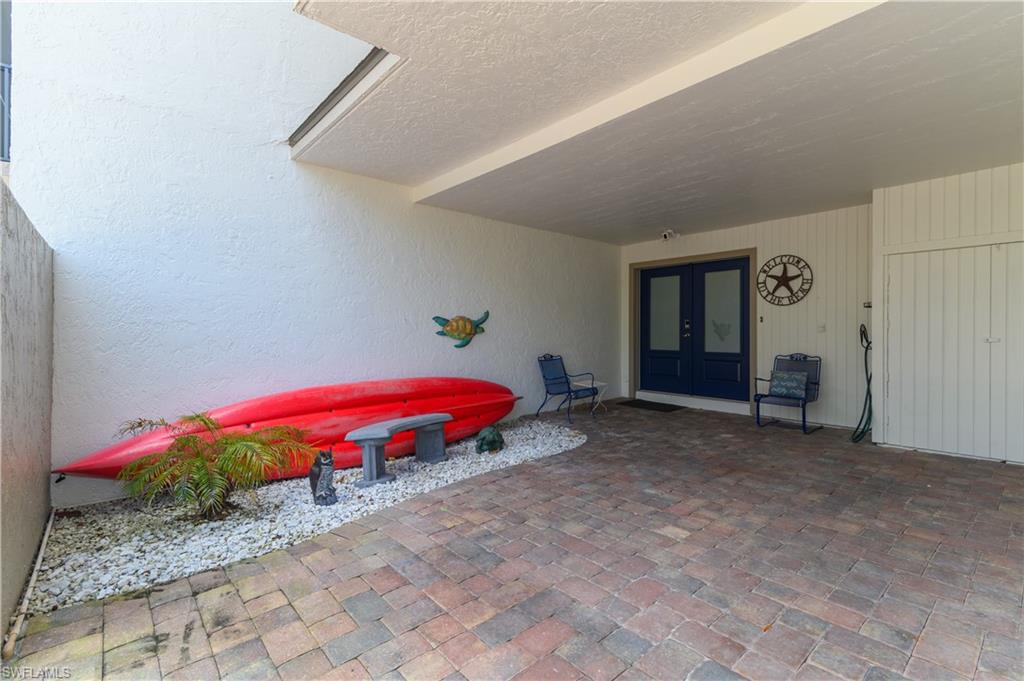 TOWN HOUSE SQUARE - Residential