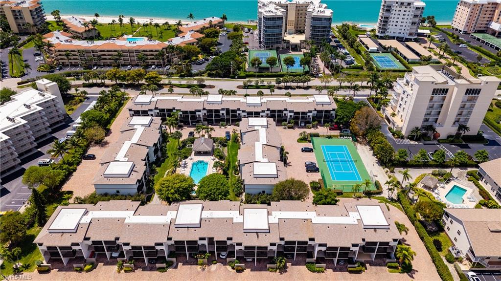 TOWN HOUSE SQUARE - Residential