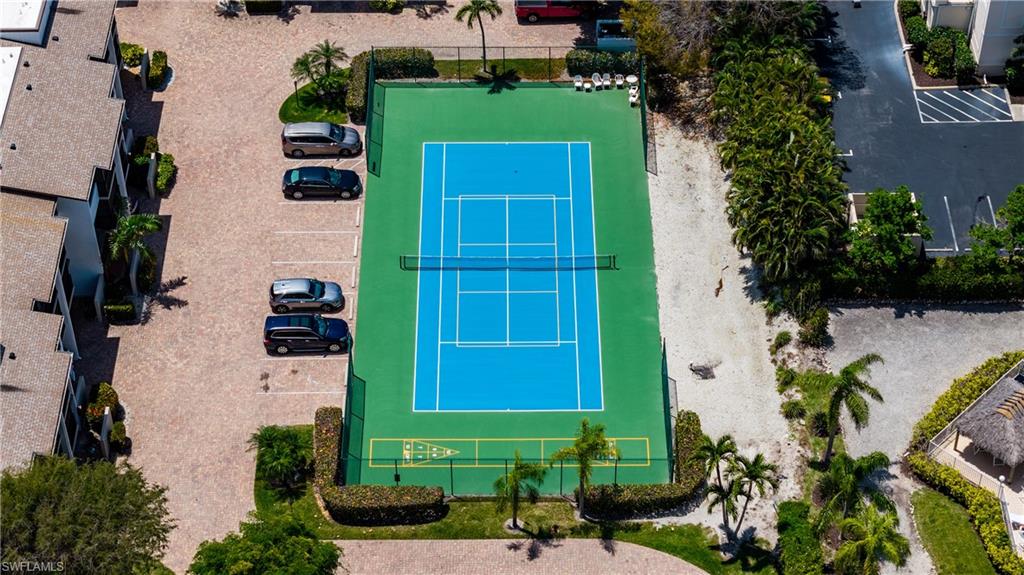 TOWN HOUSE SQUARE - Residential