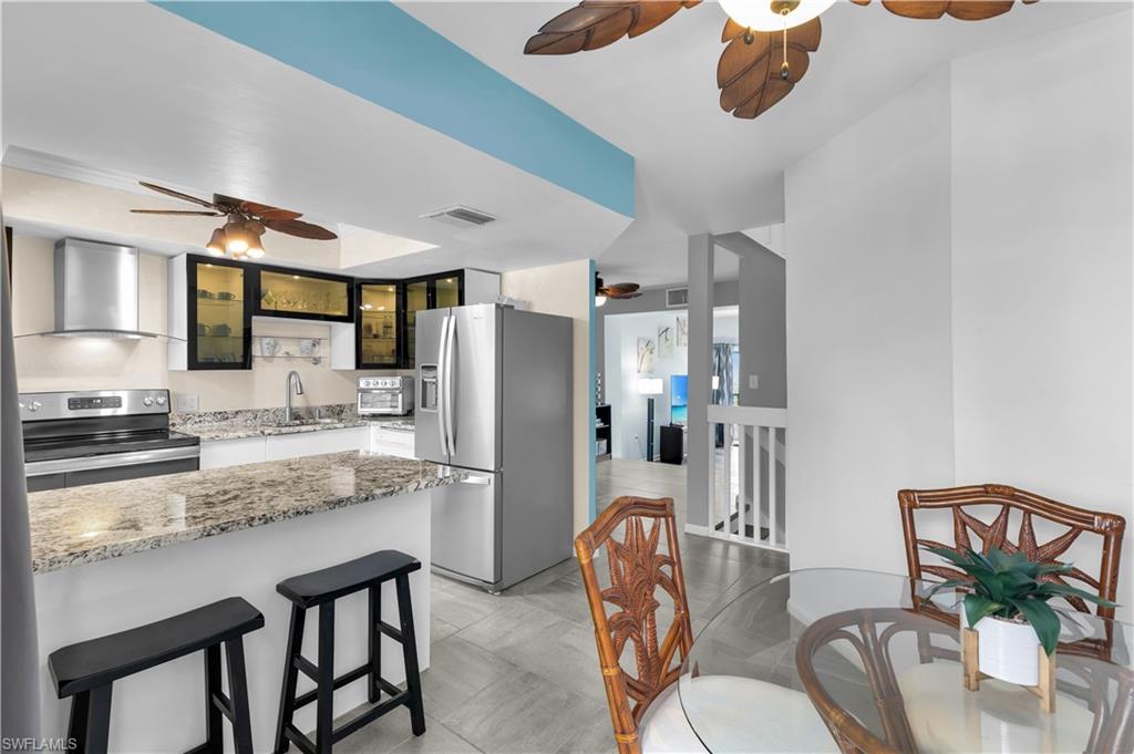 TOWN HOUSE SQUARE - Residential