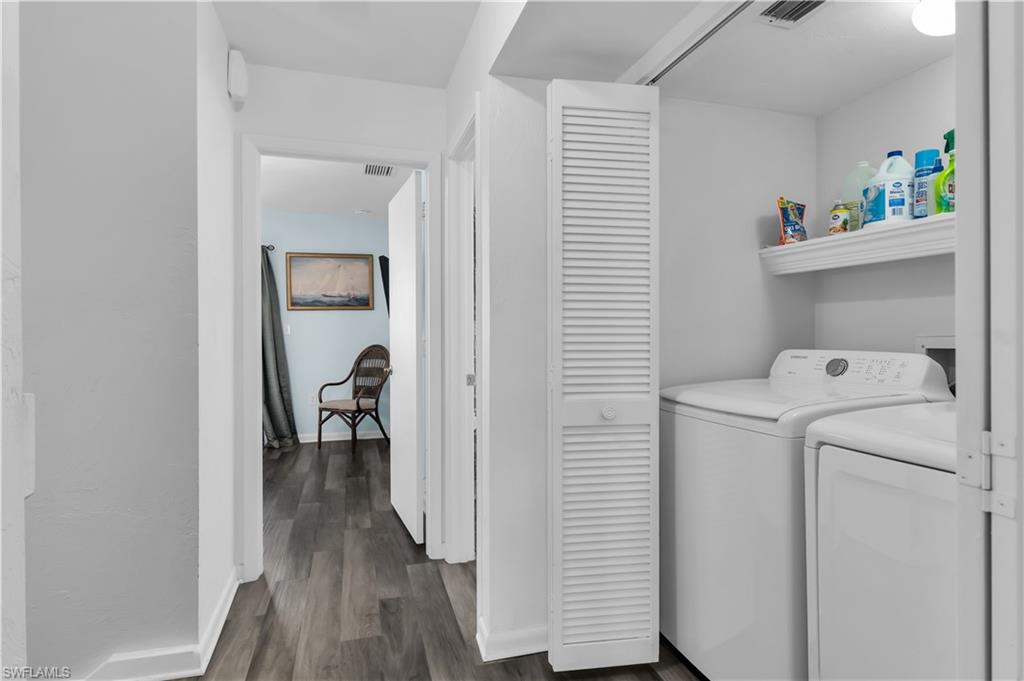 TOWN HOUSE SQUARE - Residential