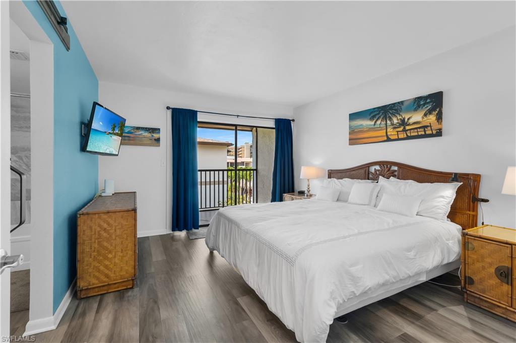 TOWN HOUSE SQUARE - Residential