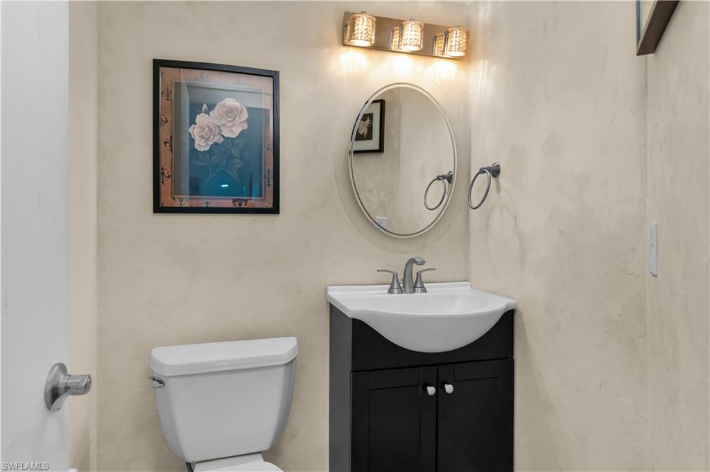 TOWN HOUSE SQUARE - Residential