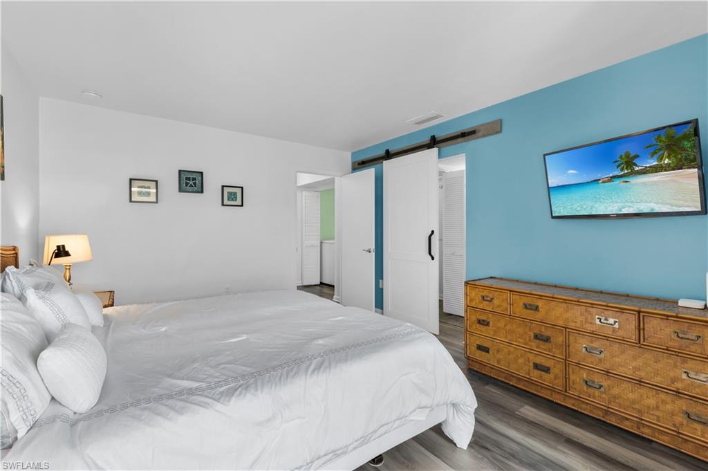 TOWN HOUSE SQUARE - Residential