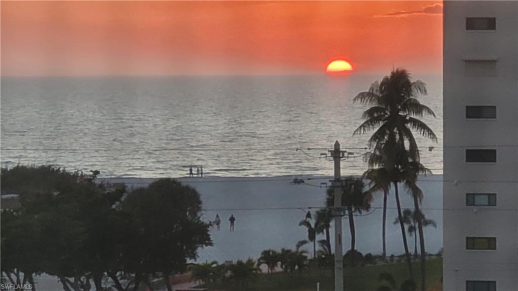 CAPTAINS BAY SOUTH - Residential