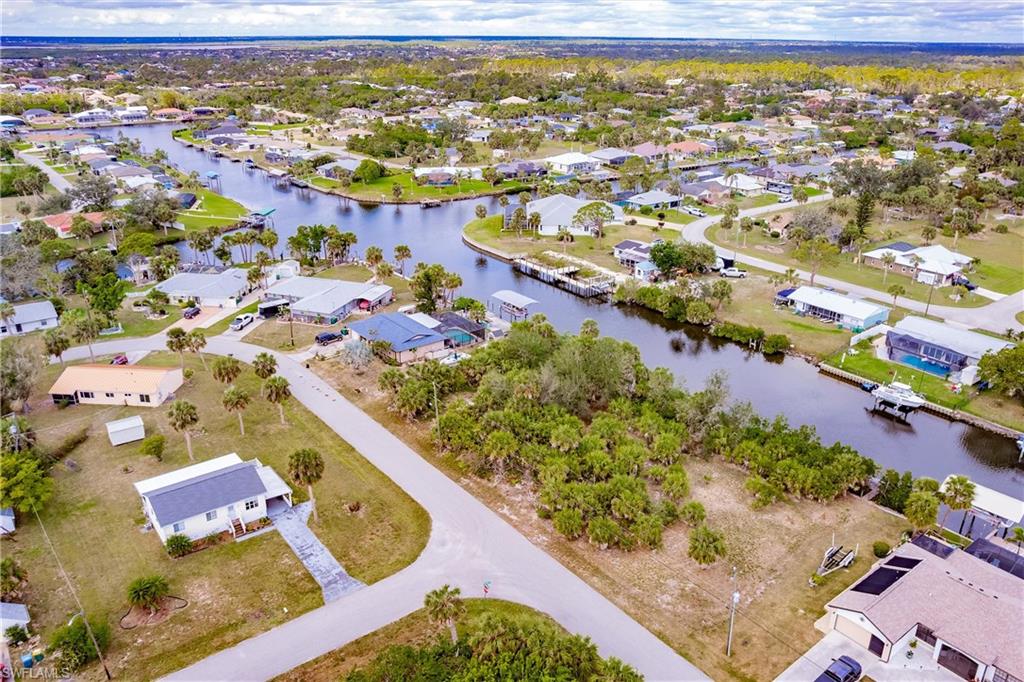 PORT CHARLOTTE - Land