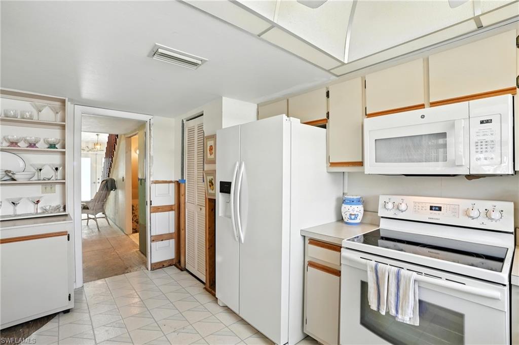 LAGUNA SHORES - Residential