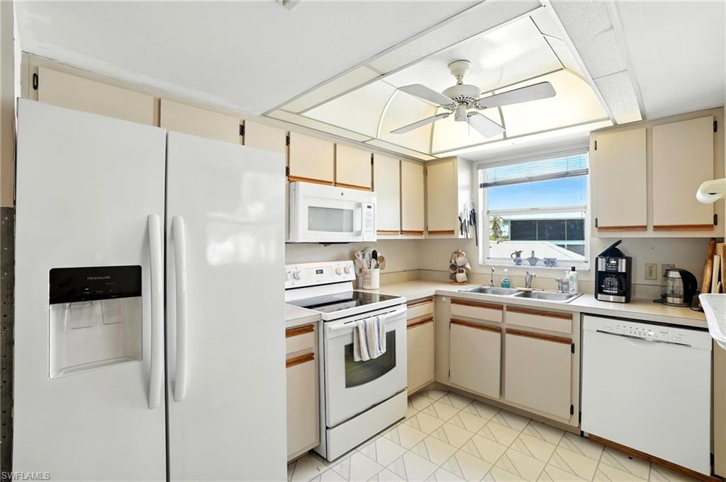 LAGUNA SHORES - Residential