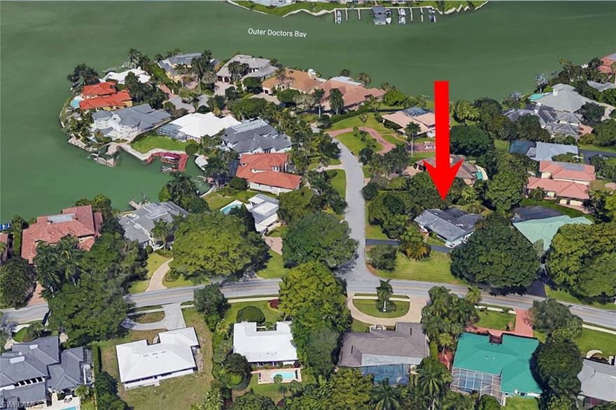 Back On Market!!Rare opportunity to build your dream home on one of the most desirable lots in The Moorings! This lot is one of the few remaining, situated directly across from recently listed home for $5.99m. Most neighboring lots are under construction!!  Priced reflective of land value only. Location is just a short distance from the beach, shops and dining of Venetian Village and just minutes from downtown 5th Avenue South and 3rd Street South's fine dining, world-class shopping, entertainment and white sandy beaches.