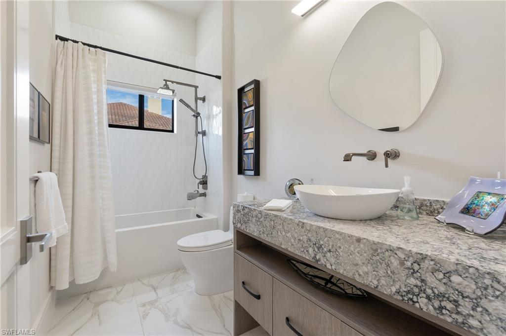 RIVERBROOKE - Residential