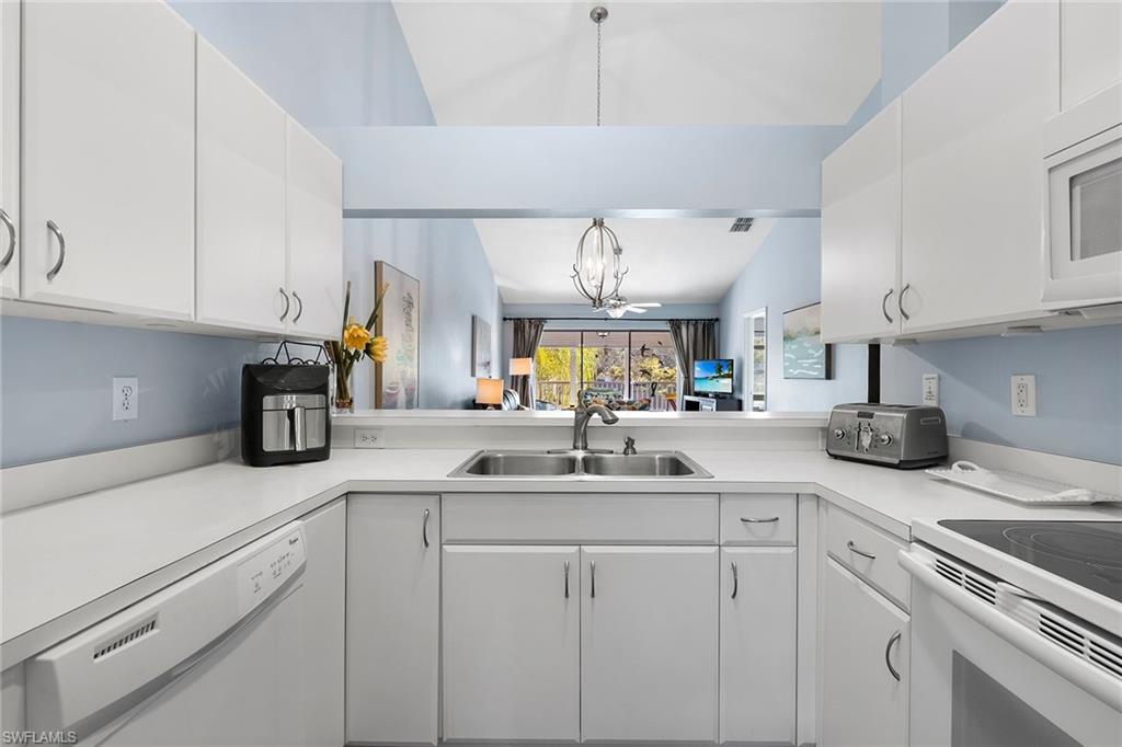 PEBBLE SHORES - Residential