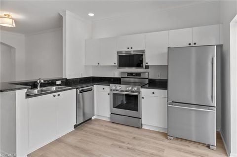 3281 Lindsey LN 55 NAPLES FL 34109