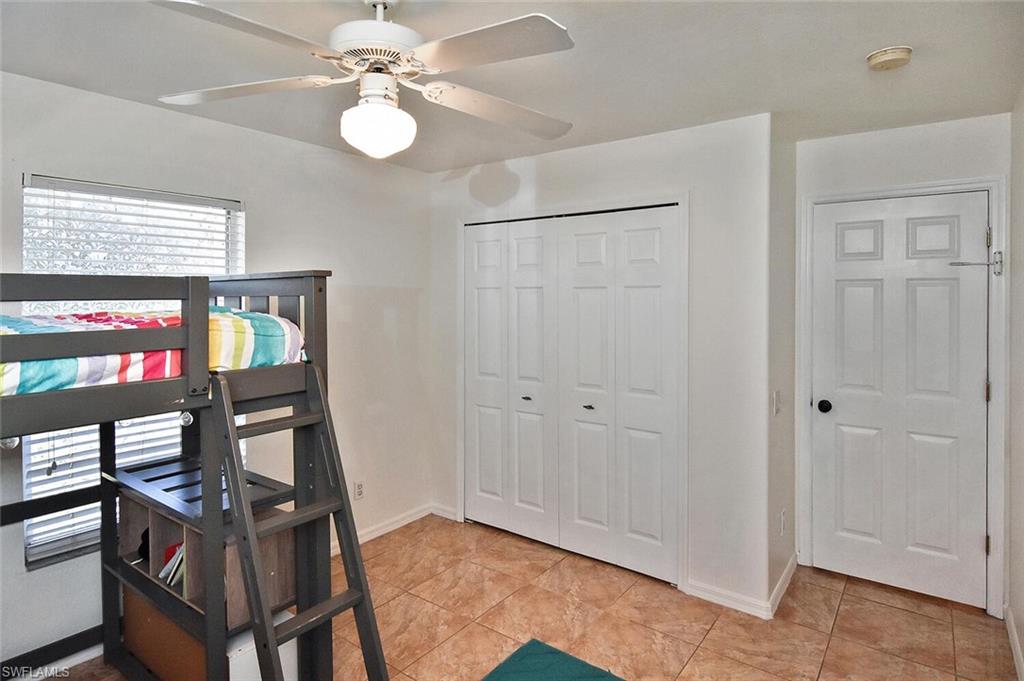 MIRROR LAKES - Residential