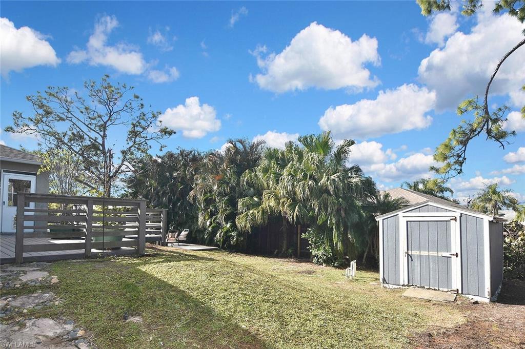 MIRROR LAKES - Residential