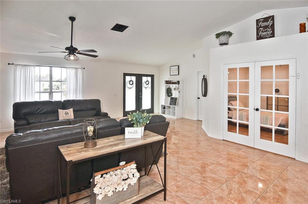 MIRROR LAKES - Residential