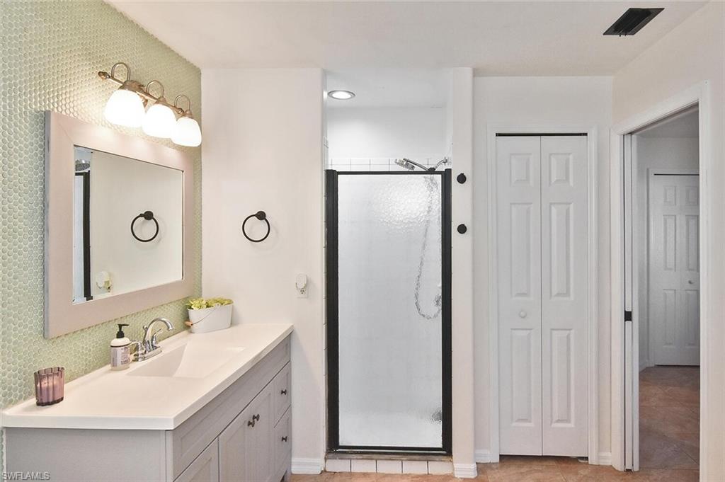 MIRROR LAKES - Residential