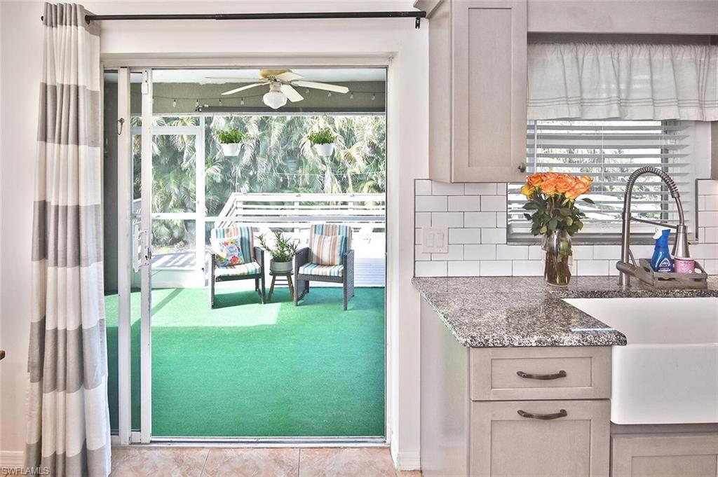 MIRROR LAKES - Residential