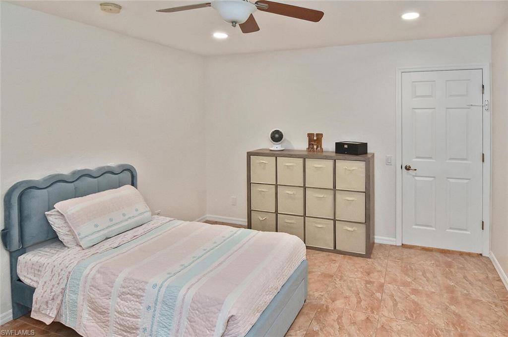 MIRROR LAKES - Residential