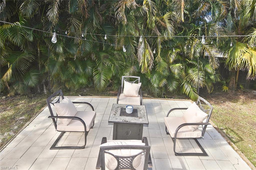 MIRROR LAKES - Residential