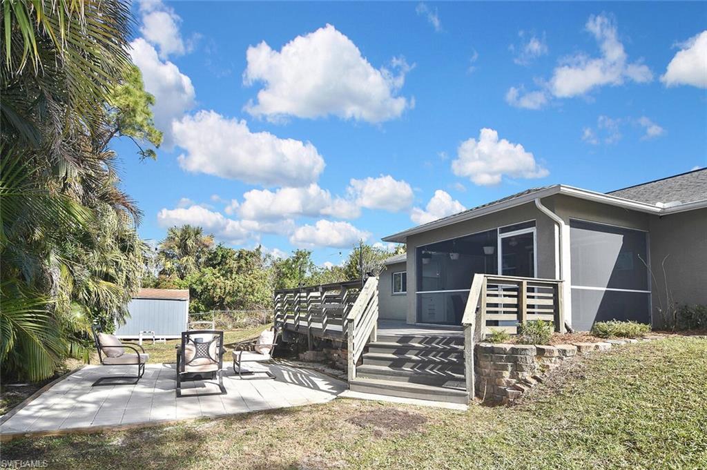 MIRROR LAKES - Residential