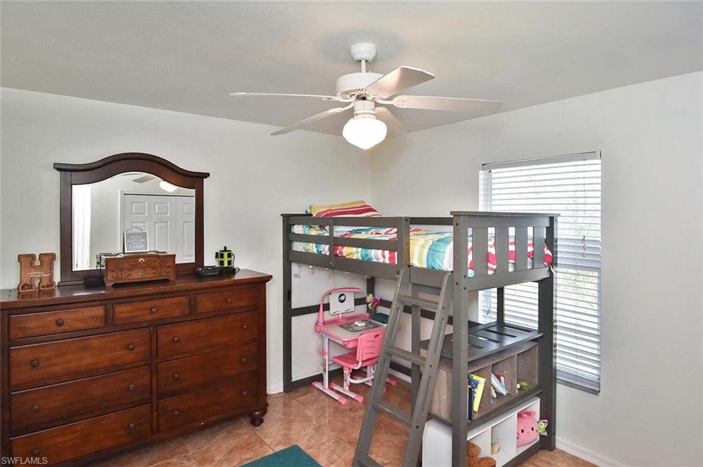 MIRROR LAKES - Residential