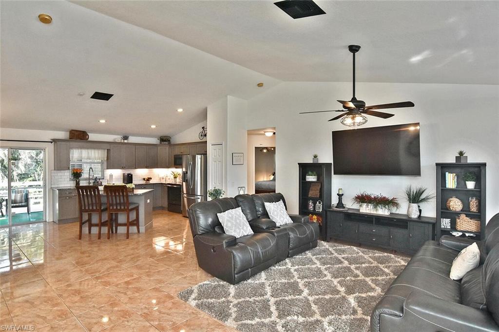 MIRROR LAKES - Residential