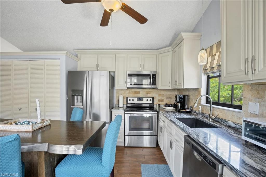 PEBBLE BEACH - Residential