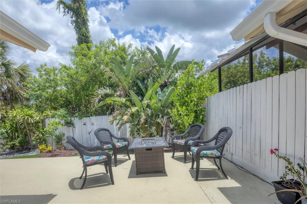 PEBBLE BEACH - Residential