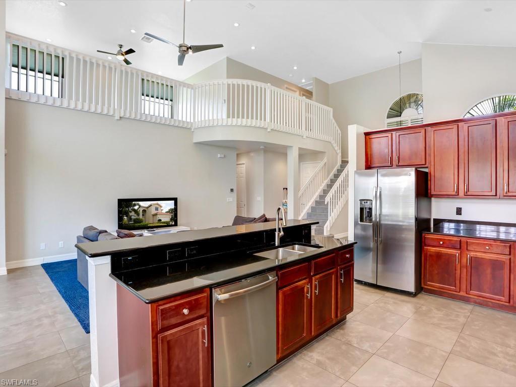 SATURNIA LAKES - Residential