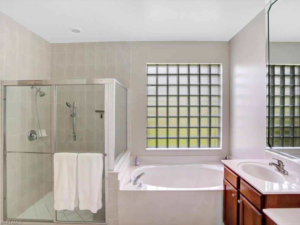 SATURNIA LAKES - Residential