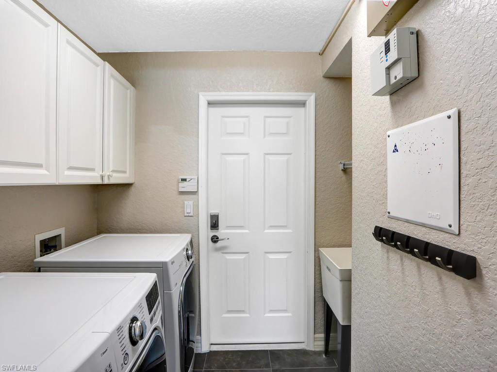 SATURNIA LAKES - Residential