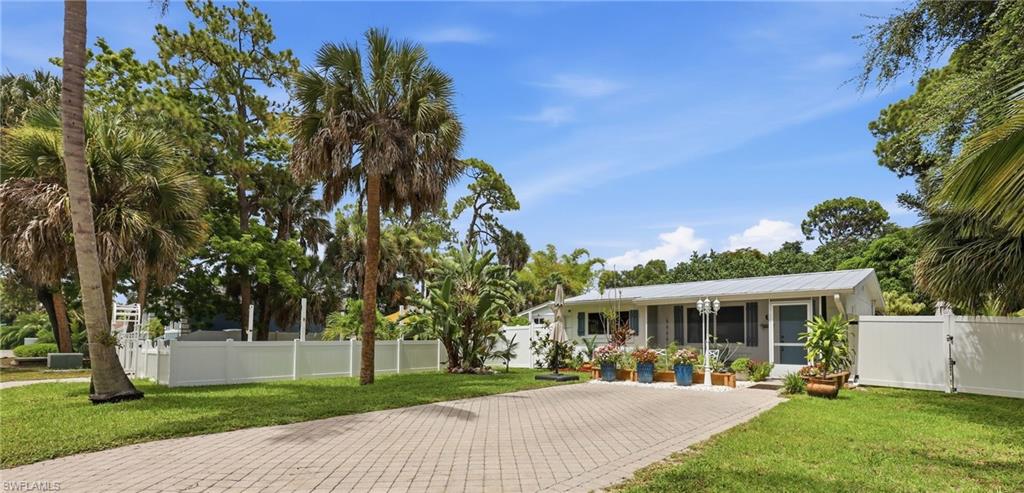 1447 Shadowlawn DR