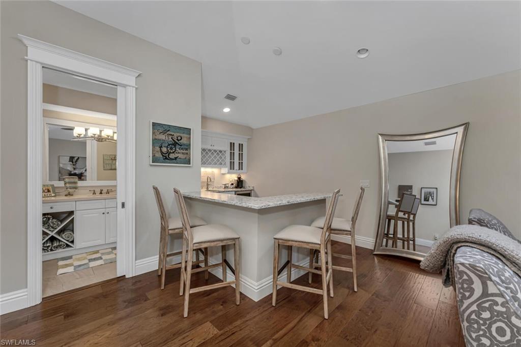 MOORINGS - Residential