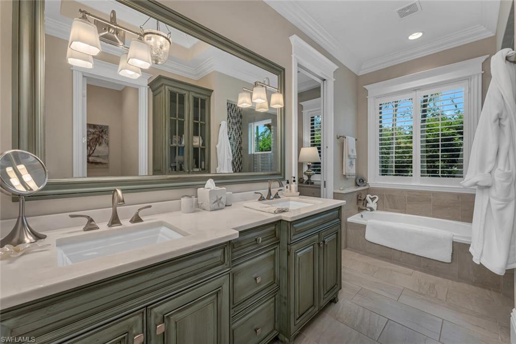 MOORINGS - Residential