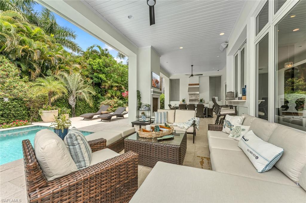 MOORINGS - Residential