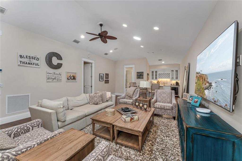 MOORINGS - Residential