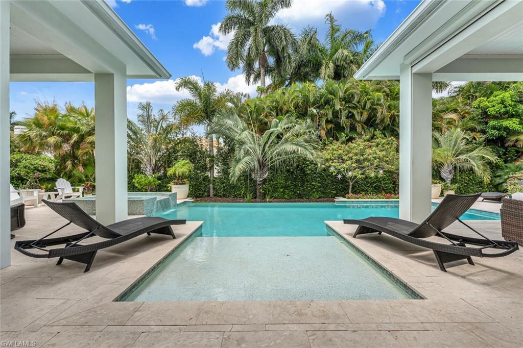 MOORINGS - Residential