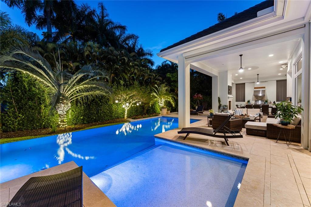 MOORINGS - Residential