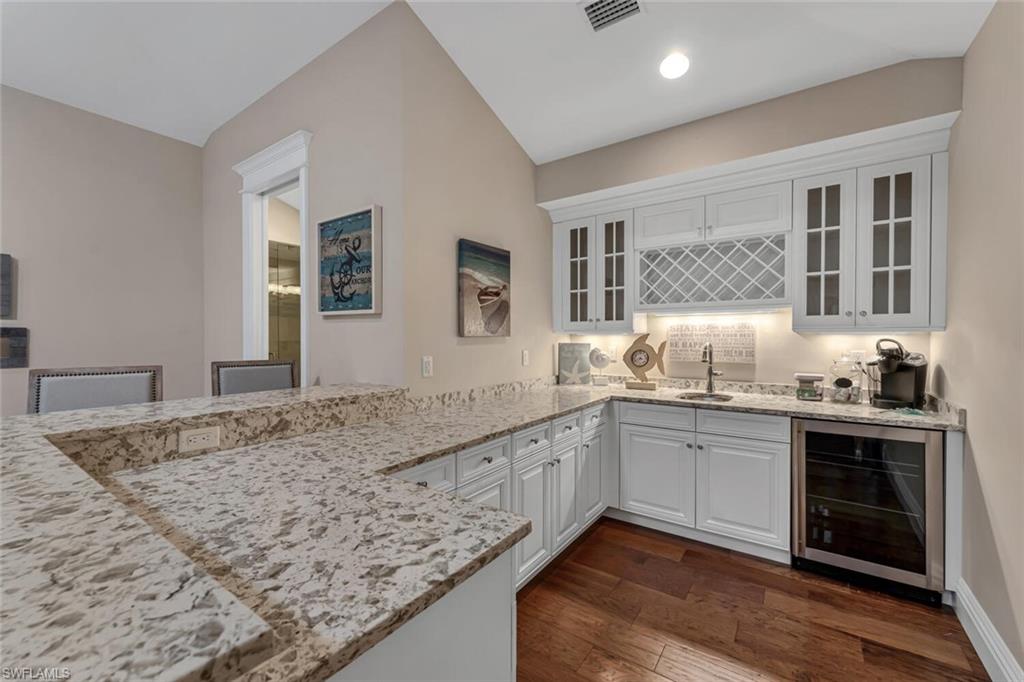 MOORINGS - Residential