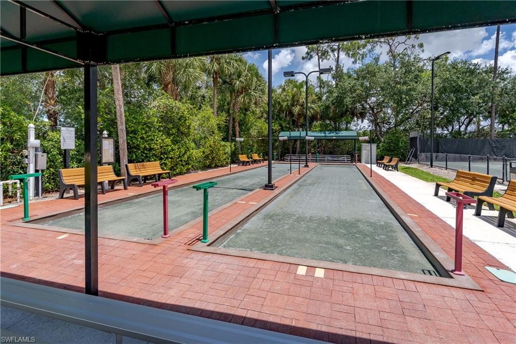 CARLTON LAKES - Residential