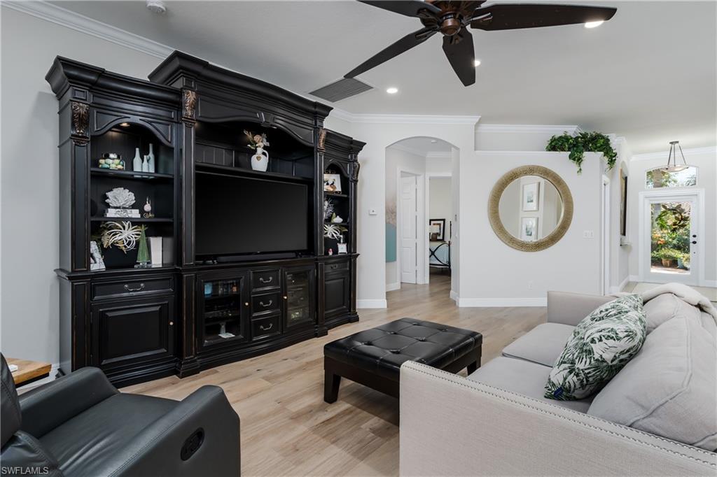 CARLTON LAKES - Residential