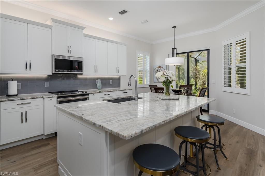 CARLTON LAKES - Residential