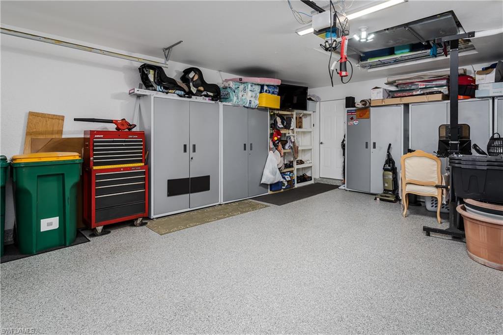 CARLTON LAKES - Residential