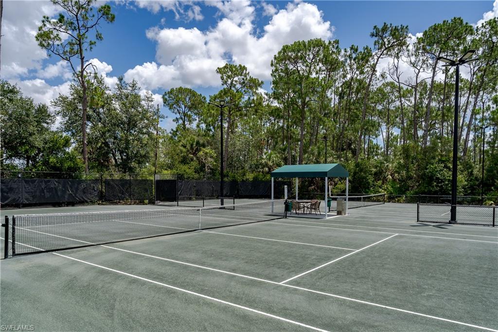 CARLTON LAKES - Residential