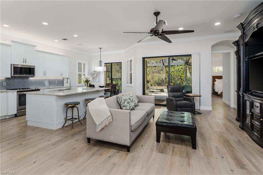 6495 Waverly Green WAY