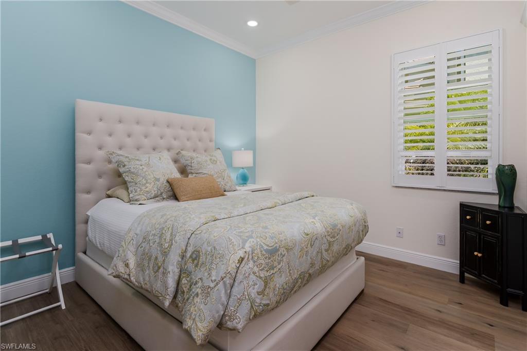 CARLTON LAKES - Residential