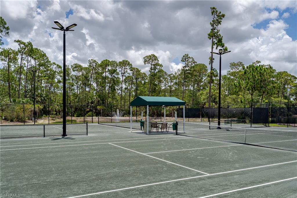 CARLTON LAKES - Residential