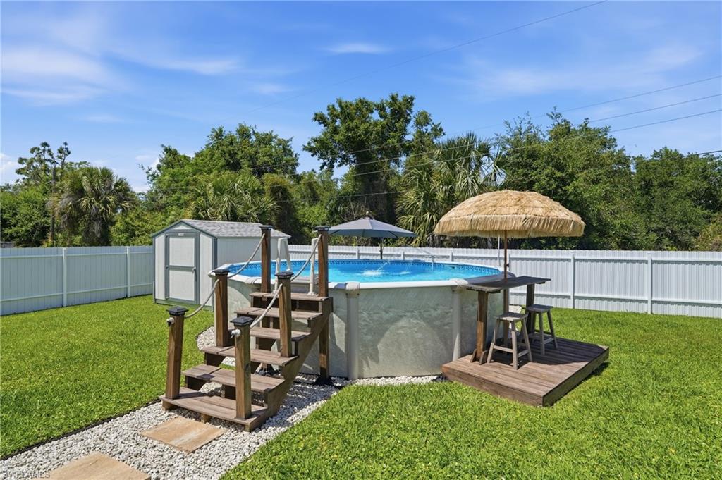 CHARLOTTE SHORES - Residential