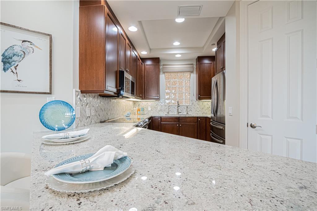 VISTA POINTE - Residential