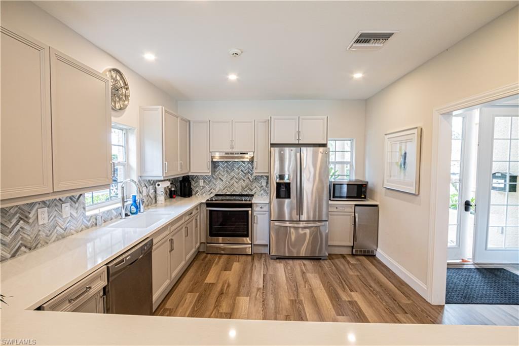 VISTA POINTE - Residential